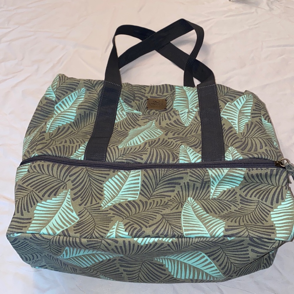 NWOT O’Neill two in one bag cooler on the bottom dry on top